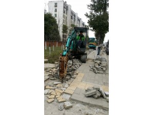 德力微型挖掘機(jī)城市建設(shè)好幫手