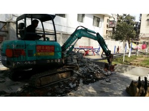 德力微型挖掘機(jī)城市建設(shè)好幫手
