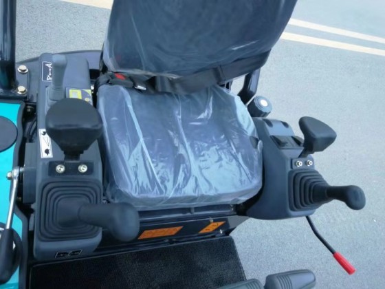 DL20U小型挖掘機(jī)--熱銷小型挖掘機(jī)