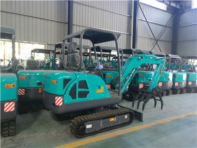  超小型挖掘機(jī)吊裝操作留心問題